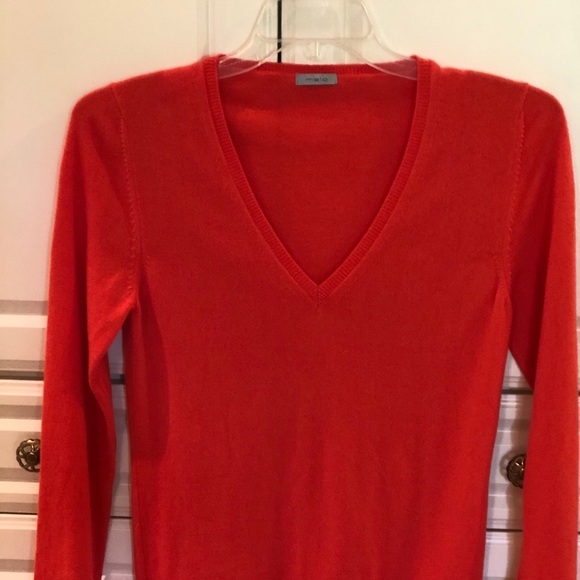 Malo Italian V neck Cashmere sweater. Size 46 - Picture 1 of 6